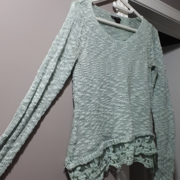 Sweater - Picture 1 of 3